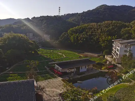 广州农场山庄最大容纳60人的会议场地|云山秋月民宿的价格与联系方式